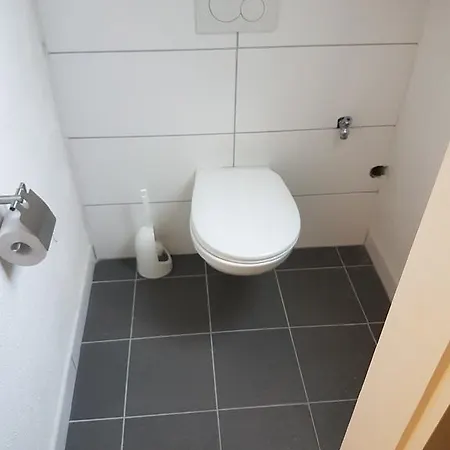 Mietzimmer In Pansiyon *